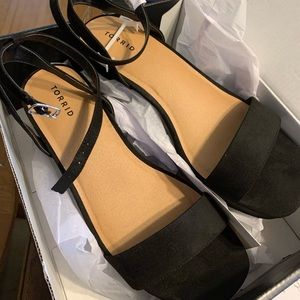 Torrid size 10 black strappy heels